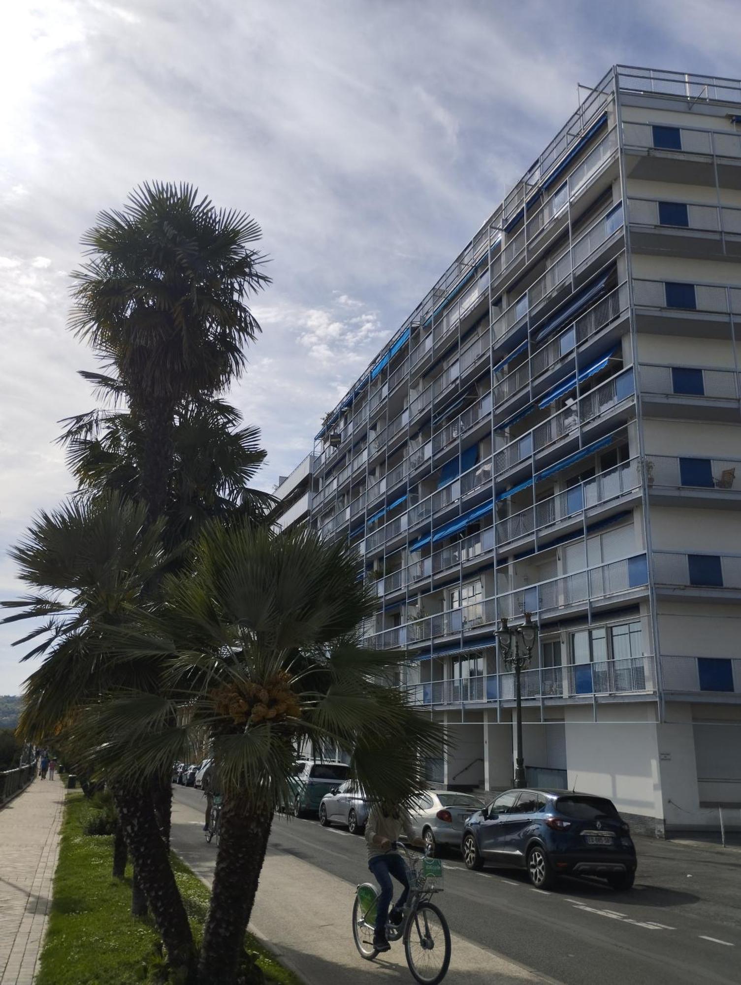 Chambrette Boulevard Des Pyrenees Hypercentre 10M Carre Wc Sur Le Palier, Porte40 Pau Exterior photo