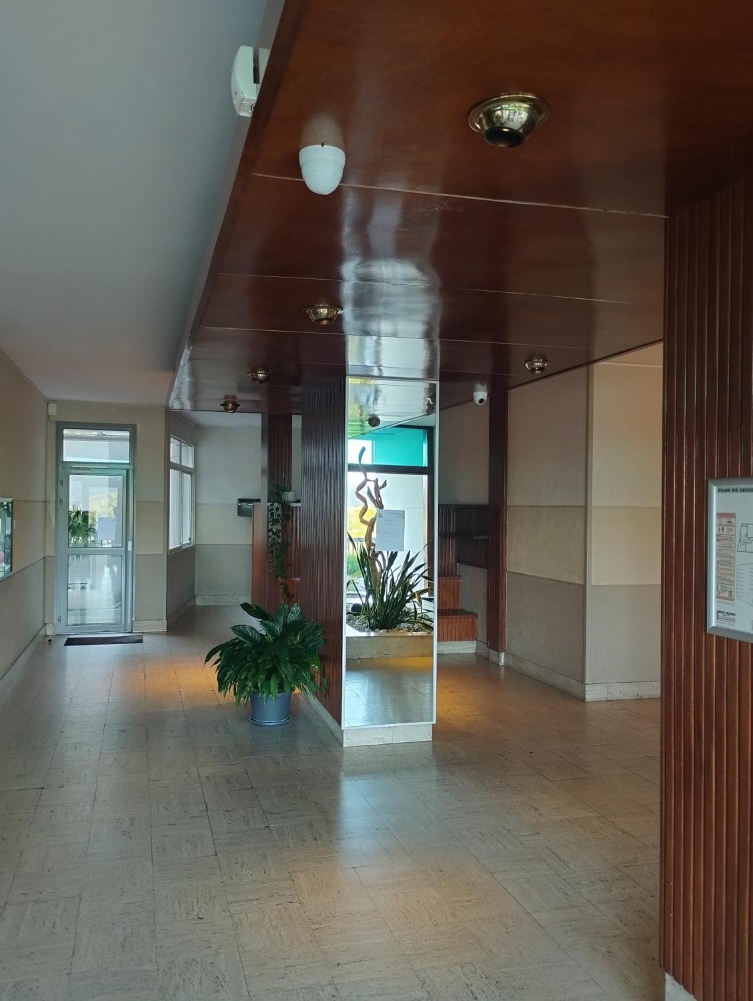 Chambrette Boulevard Des Pyrenees Hypercentre 10M Carre Wc Sur Le Palier, Porte40 Pau Exterior photo